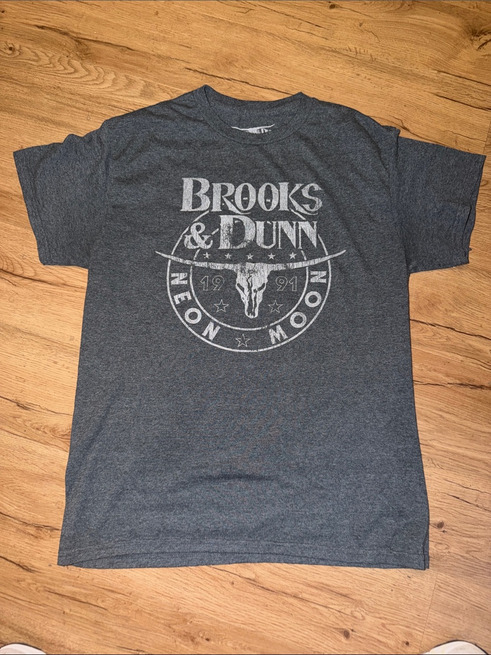 Brooks & Dunn Neon Moon Graphic Tee - Heather Charcoal SIZE MEDIUM
